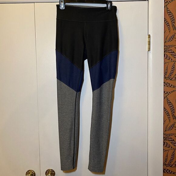 OUTDOOR VOICES Springs Leggings 7/8 Black Gray Navy Women’s Size Medium - Picture 4 of 9